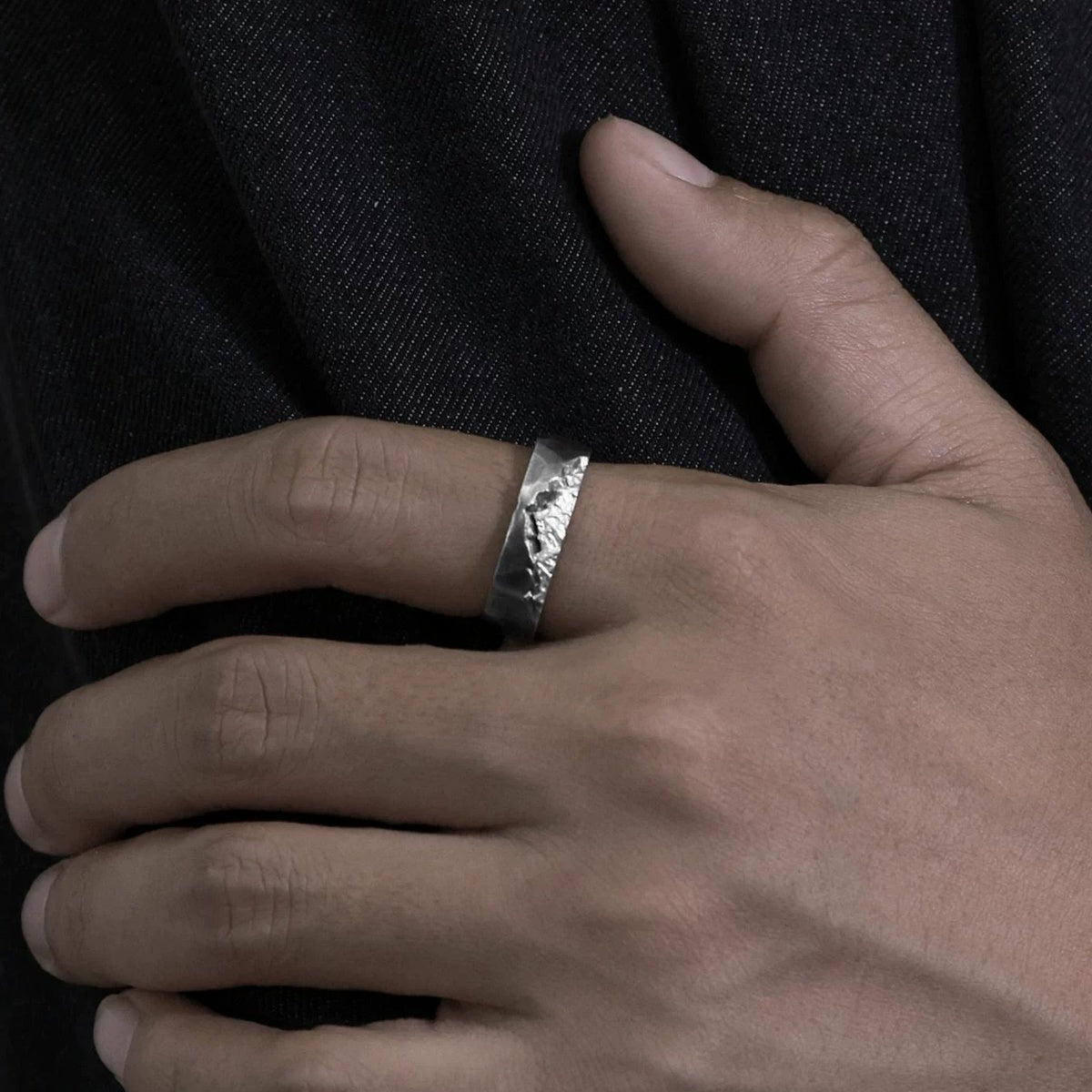 Alpine Ridge 999 Solid Silver Ring - Index Finger Worn Macro